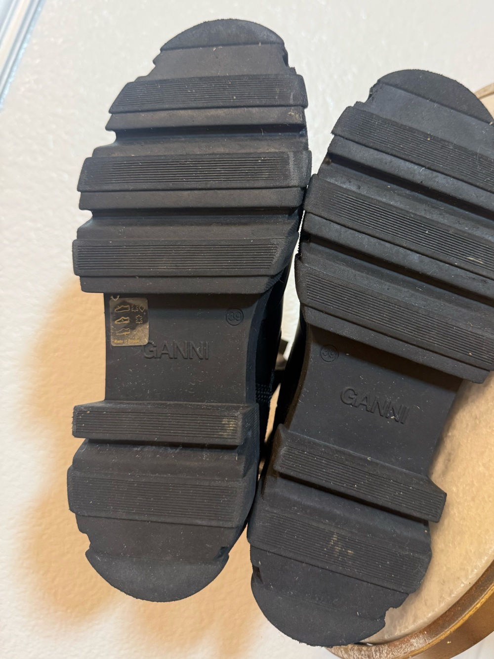 Ganni Logo Leather Chelsea Boots - Picture 12 of 12